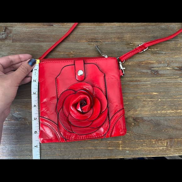 Mellow World Red Rose Purse - Picture 3 of 5